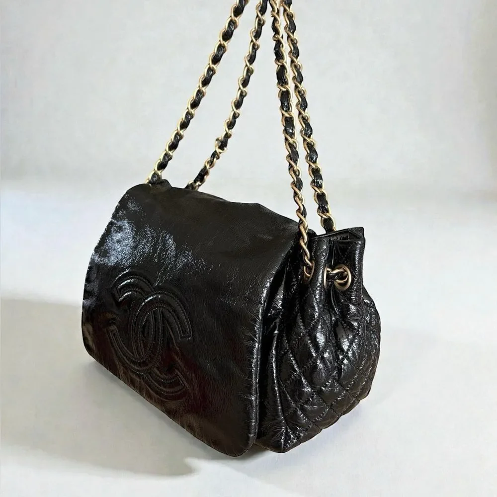 Chanel Black Shoulder Bag with Gold Chain, Excellent Condition